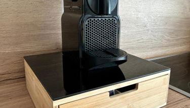 Großes Apartment mit Küche, Dusche, Badewanne, Balkon, Parkplatz vor dem Haus, ruhig gelegen, ADA4 - Foto 4