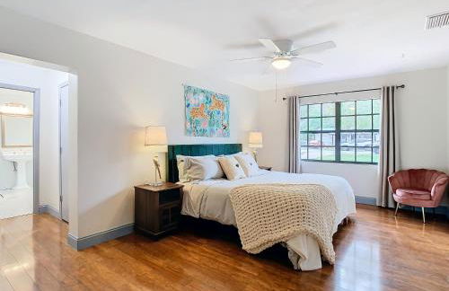 Poolside Paradise with Basketball Court - Foto 28