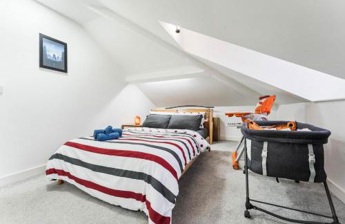 Exquisite 2-Bedroom Penthouse-Sleeps 7-Free Parking with Workspace & High-Speed WiFi - Foto 21