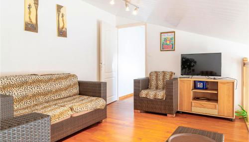 Beautiful Home In La Faute Sur Mer - Photo 2