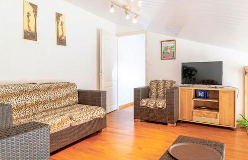 Beautiful Home In La Faute Sur Mer - Photo 2