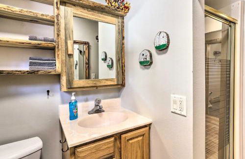 Spacious Black Hawk Home with Furnished Deck! - Foto 20