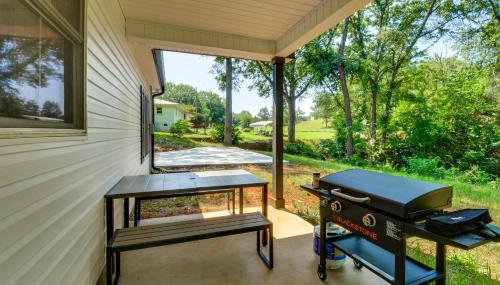 1 Mi to Lake Hartwell Updated Retreat with Patio! - Foto 3