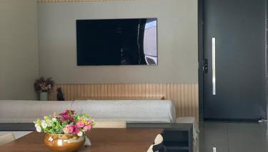 Casa moderna e bem equipada com piscina - Foto 2