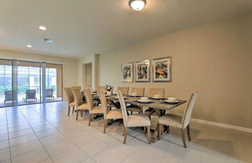New Upscale 8BR Kissimmee Retreat with Private Pool, Spa & Resort Amenities - 7 Mi to Disney! - Foto 19