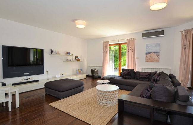 Sophisticated and Chic Villa With Pool - Foto 22