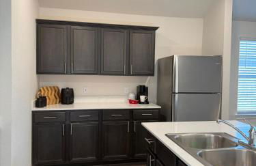 Cozy 4 Bedroom Home - Foto 16