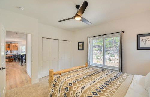 2 Mi to Lake Stunning Twin Lakes Home with Deck - Foto 26