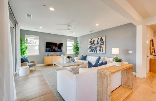 Elegant and Spacious Retreat with Yard in Woodland! - Foto 1