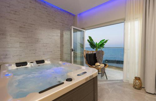 Hersonissos Beach Front Suites - Photo 20