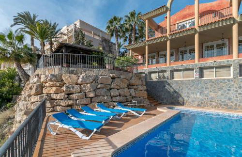 Villa Leandro, First Line Villa with amazing sea views and private access to the sea! - Photo 2