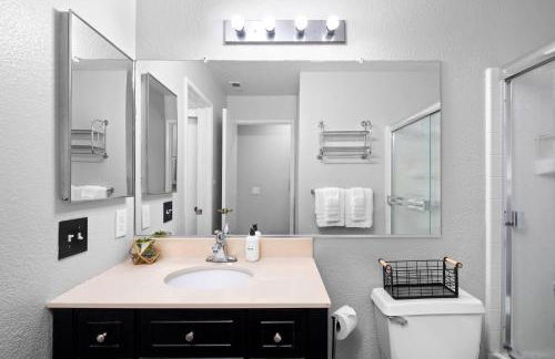 Lux Modern Pet Friendly | Pool | Hot Tub | Tennis - Photo 34