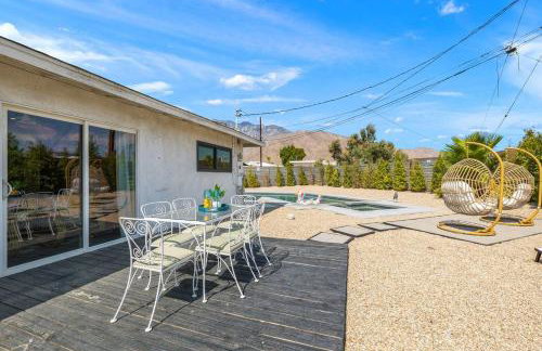 Whimsical Oasis Retreat by Rather Be Properties - Foto 21