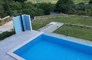 Secluded house - guaranteed privacy - heated pool - Photo 6