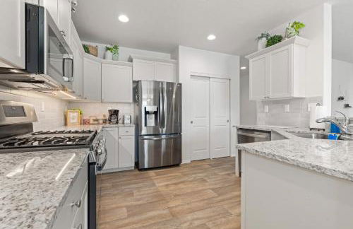 The Explorer! Extra Game Room, Fire pit Sleeps 10! - Foto 17