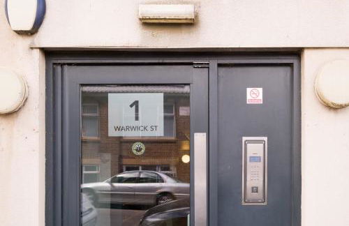 Modern City Apartment for 5 - Near Train Station - Foto 14