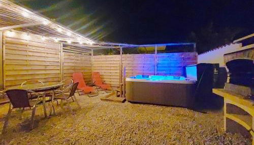 Le 34 degrés sud - 2 chambres - jardinet et jacuzzi - Foto 2, sunbed