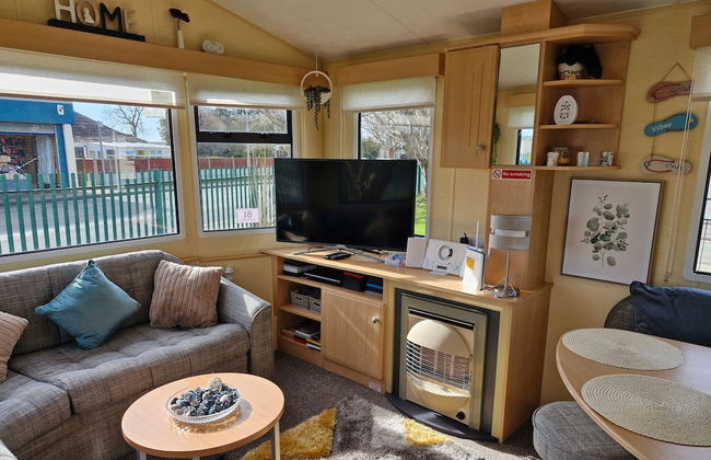 3-bed Caravan - Sleeps 8 - Pool Onsite - Petsok - Foto 7