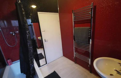 2 bedroom house, Tunstall, Stoke-on-Trent. - Foto 2