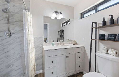 This is it - Great Location -13 Beds - Pool - Gym - Foto 29