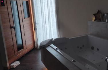 Le Mas aux Amoureux , Suite Romantique et Spa - Foto 4