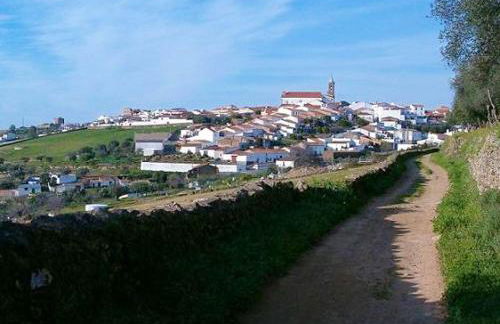 Charming house with mountain view in Encinasola, fireplace - Photo 15