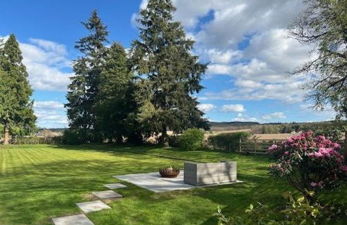 Couples Unique Stay in Bowling Club newly upgraded - Photo 8