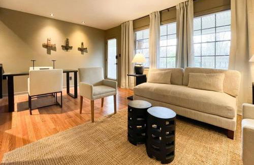 Luxury Warehouse District Condo - Foto 26