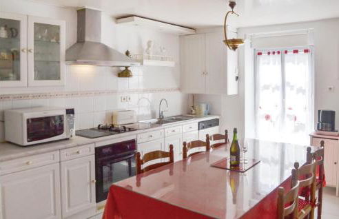 2 Bedroom Nice Home In Plonevez Porzay - Foto 3