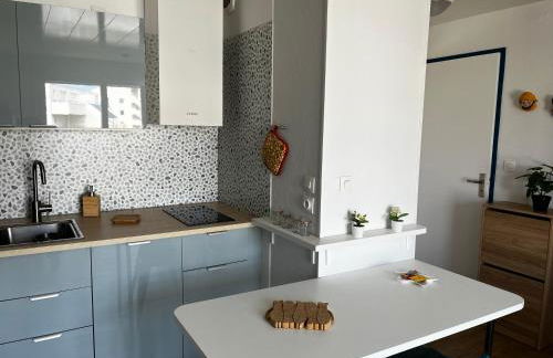 T3 - TERRASSE 30 m2 VUE OCEAN, 2 CHAMBRES, parking privatif et piscine en été - Foto 11