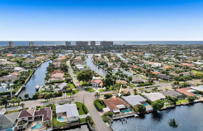 Luxe 4BR Waterfront w Htd Pool 5min to Beach - Foto 49