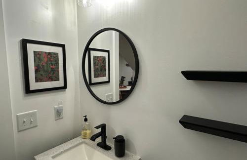 Luxury 4BR 4BA w In-law suite & Firepit Lounge - Foto 42