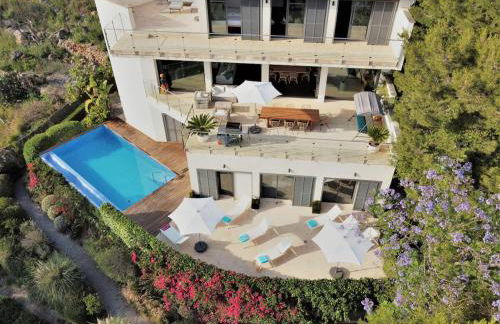 Idyllic 6 bed villa stunning sea view salt pool - Foto 61