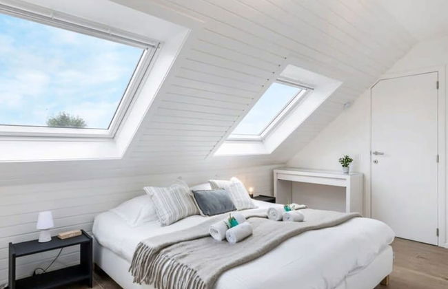 Spacious Duplex Apartment in the Center of Knokke - Photo 6