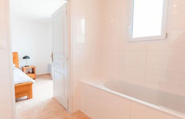 Spacious Villa With Large Garden - Foto 9