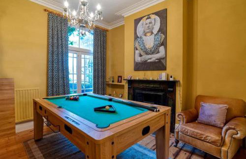 6BR Luxury Beach House Hot Tub & Sea Views - Foto 3