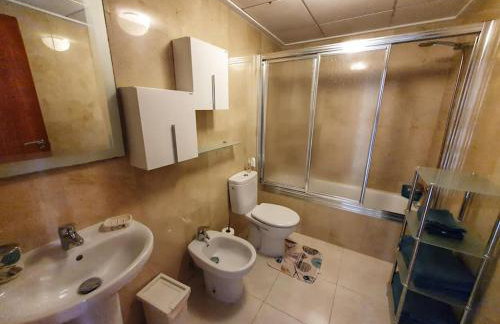Spacious apart. for 6 pers. AC, UK TV, 600MB WiFi - Foto 13