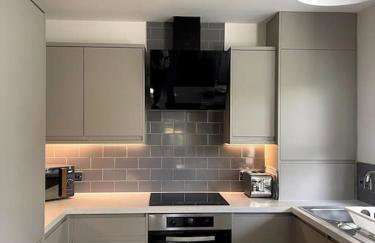 2 Bedroom Flat Bracknell Free Parking - Photo 1