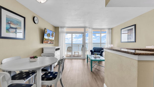 Carolinian 431 - Foto 5, Servicio de comidas en la habitación