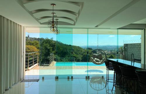 Sobrado piscina bem localizado 5 min do Flamboyant - Foto 1