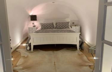 Boutique Bath apartment with 2 beautiful bedrooms - Photo 30