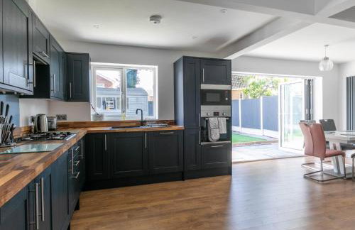 Seaside Family Bungalow for 5 people with garden and driveway parking - Foto 3