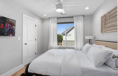 Mins to Downtown- Formula 1 - ACL - Foto 5