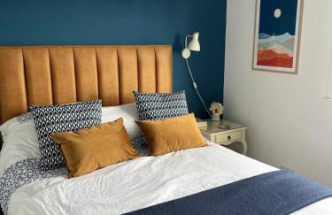 Stylish 3 Bedroom with Balcony and Amazing View - Photo 11