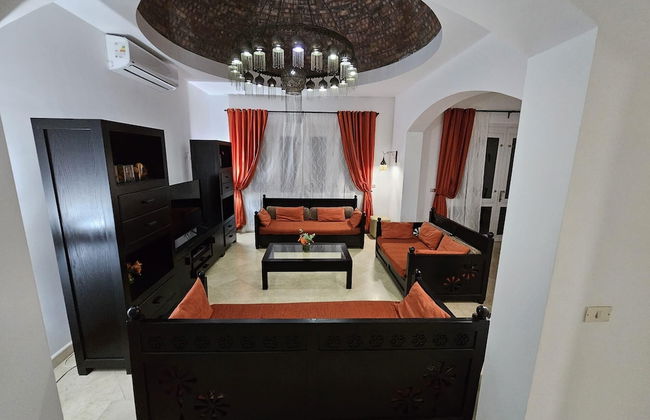 Villa - Sleeps 6 - Heated Pool - Garden - Parking - Foto 5