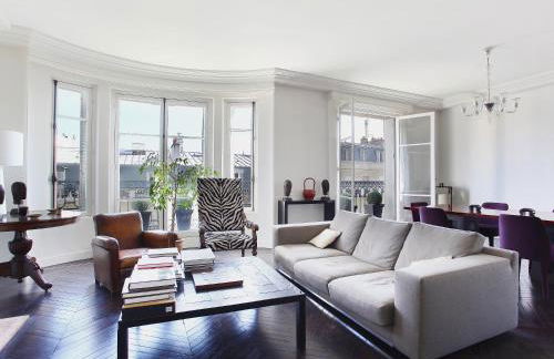 Outstanding 2 bedrooms with a terrific Eiffel Tower view - Foto 18