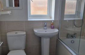 Well Furnished 3 Bedroom House in a cosy estate in Bolton - Foto 25