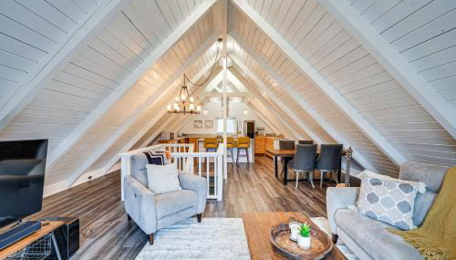 Stylish Bellingham Home with Lake and Mountain Views! - Photo 5