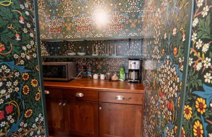 52-Acre Berkshires Farmhouse • Fire Pit Outdoor Dining Trails Copper Kettle Farm by AvantStay - Foto 16