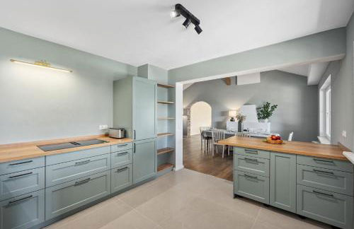 GUT KLETKAMP "Finkenhaus" - Idyllisch freistehendes Landhaus mit 3 Schlafzimmern und fantastischem Ausblick I 8 Personen I Offener Kamin I Garten I Wintergarten I Große Terrasse I Ruhig am Waldrand I Parkplätze I WLAN - Foto 9